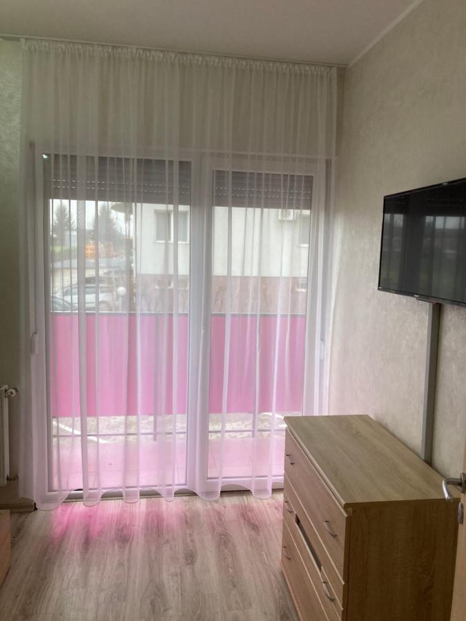 Bhoeme Apartament Oradea Eksteriør billede