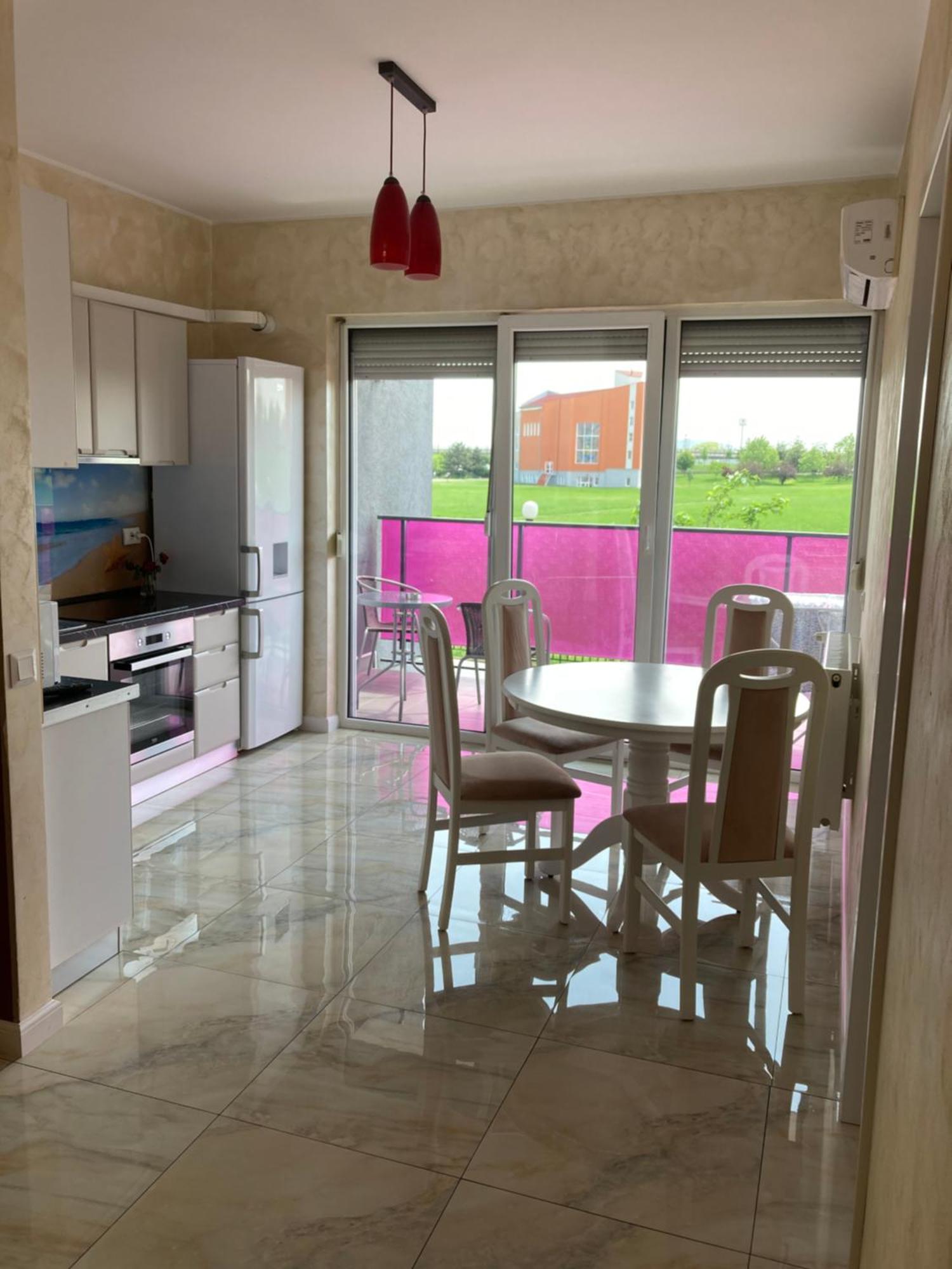 Bhoeme Apartament Oradea Eksteriør billede