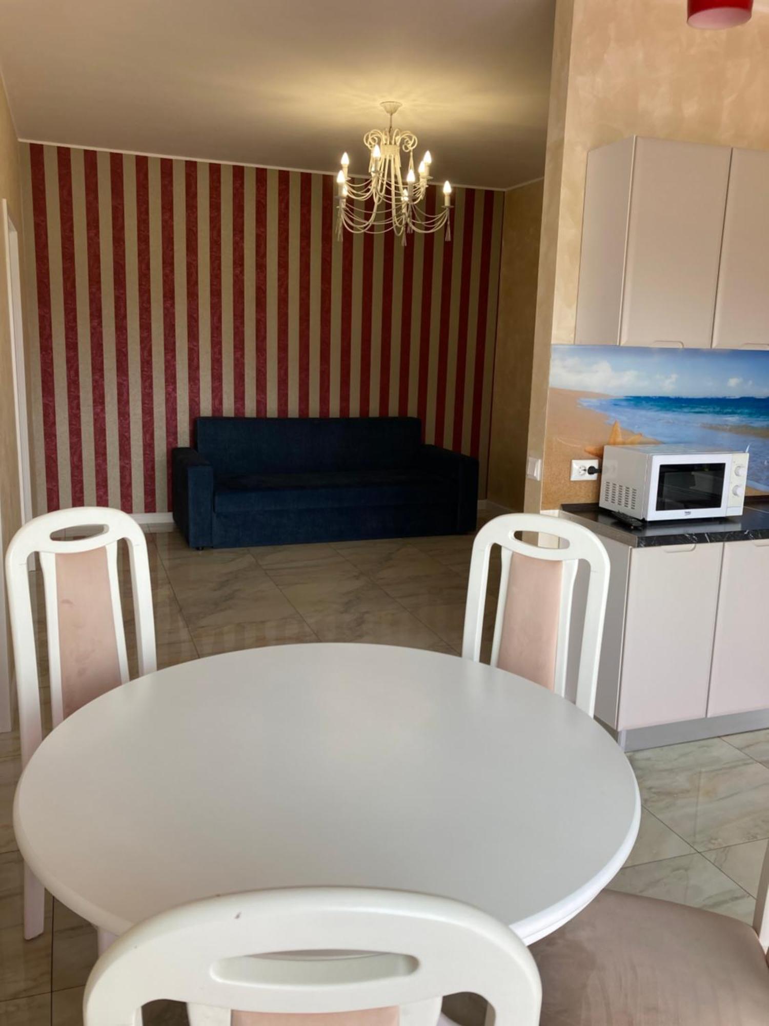 Bhoeme Apartament Oradea Eksteriør billede