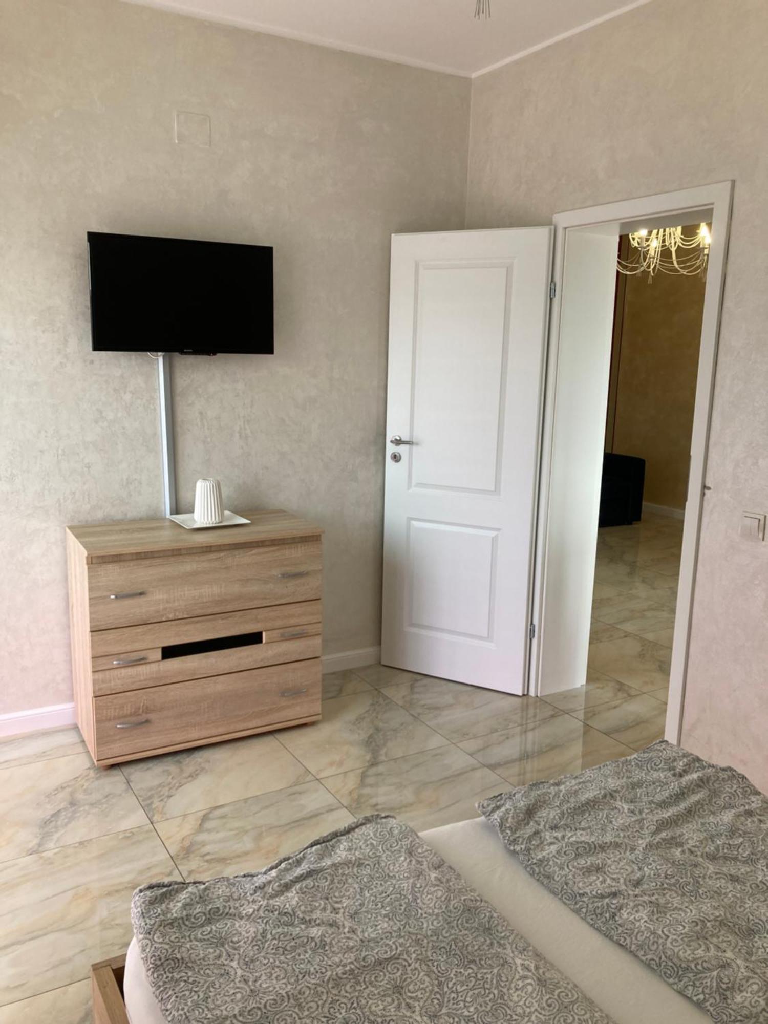 Bhoeme Apartament Oradea Eksteriør billede