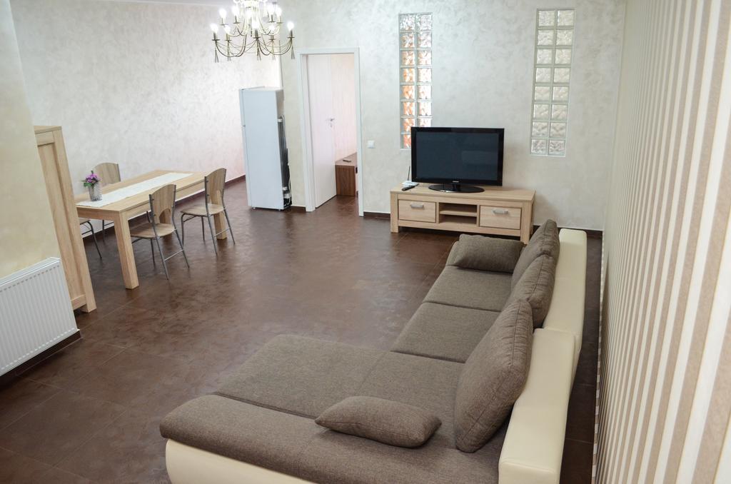 Bhoeme Apartament Oradea Eksteriør billede