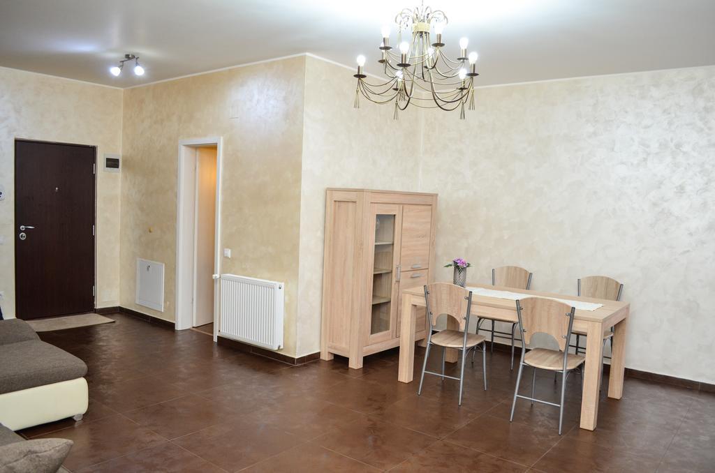 Bhoeme Apartament Oradea Eksteriør billede