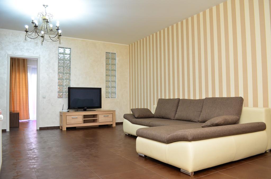 Bhoeme Apartament Oradea Eksteriør billede